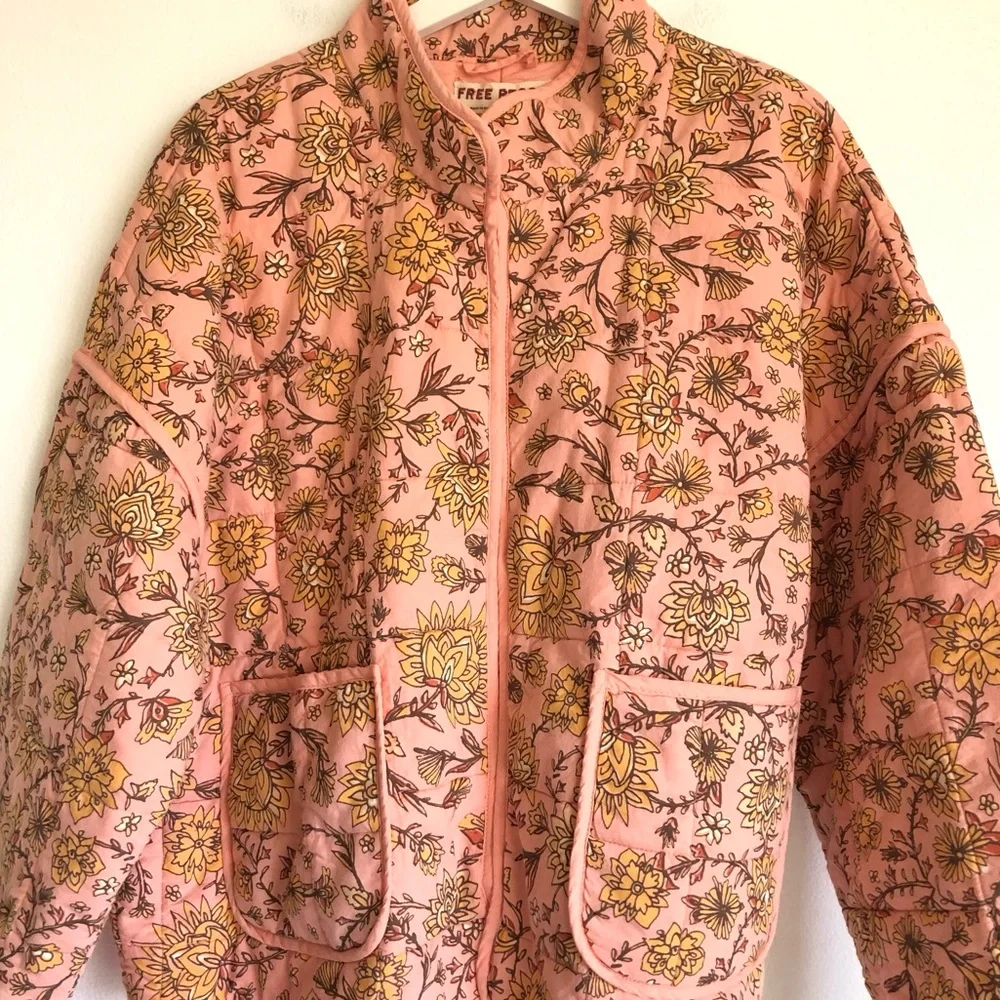 NWT Free People Chloe Quilted Dolman Jacket in Peach Combo Floral Size Medium - Picture 3 of 12